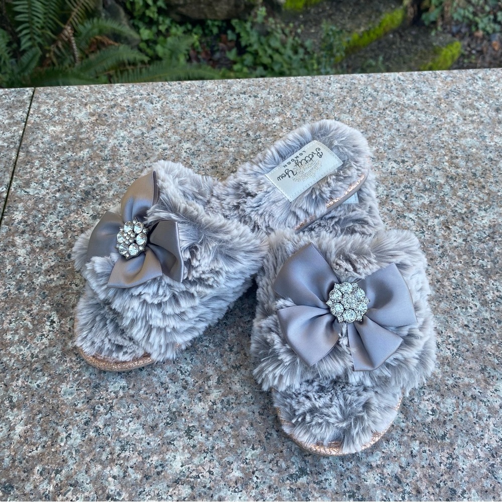 Pretty you London slippers
